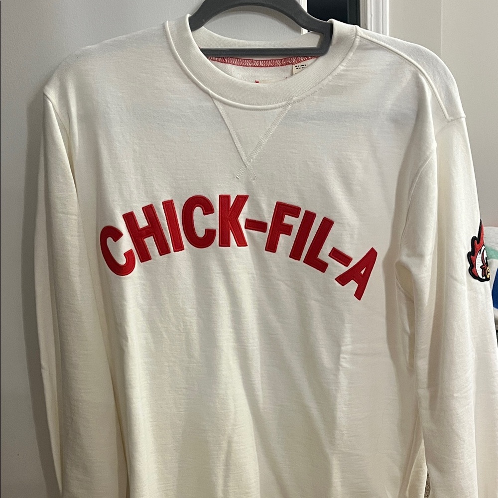 Chick-fil-A White Sweatshirt